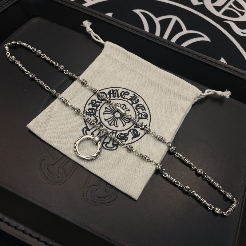 Ch*0me He**ts necklaces